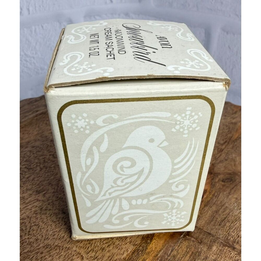 NEW Vintage Vintage 70s Avon Snowbird Moonwind Cream Sachet & Box - Picture 7 of 12